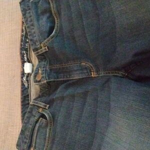 Eddie Bauer size 12 boot cut dark wash denim jeans EUC, flattering wash!